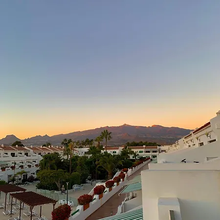 Bright With Pool In Tenerife South Apartamento *